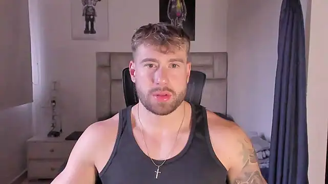 Snapshot of paul_rogerr chatting on 09.27.25 paul rogerr online show from 09.27.25