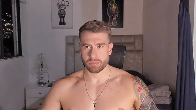 Snapshot of paul_rogerr chatting on 10.15.25 paul rogerr online show from 10.15.25