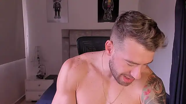 Snapshot of paul_rogerr chatting on 10.17.25 paul rogerr online show from 10.17.25