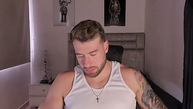 Snapshot of paul_rogerr chatting on 10.26.25 paul rogerr online show from 10.26.25