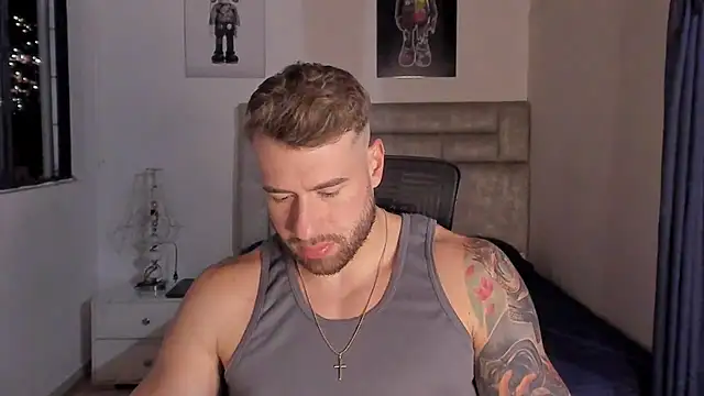 Snapshot of paul_rogerr chatting on 10.28.25 paul rogerr online show from 10.28.25