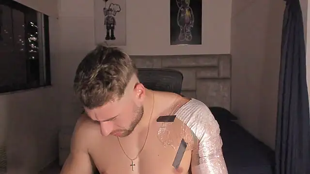 Snapshot of paul_rogerr chatting on 10.29.25 paul rogerr online show from 10.29.25