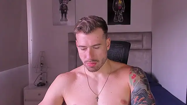 Snapshot of paul_rogerr chatting on 11.08.25 paul rogerr online show from 11.08.25