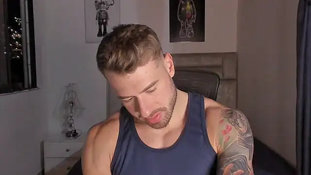 Snapshot of paul_rogerr chatting on 11.15.25 paul rogerr online show from 11.15.25