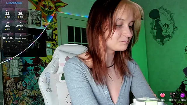 Snapshot of Sunny_Mouse_ chatting on 01.31.25 Sunny Mouse online show from 01.31.25