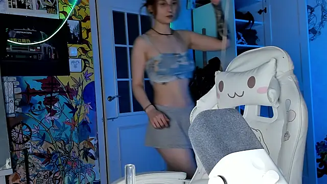 Snapshot of Sunny_Mouse_ chatting on 02.27.25 Sunny Mouse online show from 02.27.25