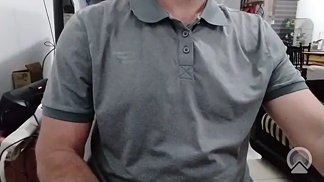 Snapshot of Ivanxx712 chatting on 10.04.25 Ivanxx712 online show from 10.04.25