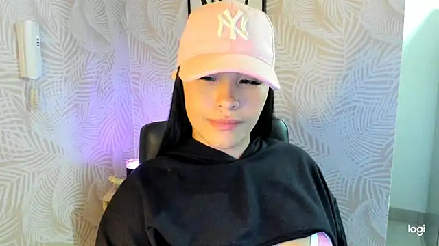 Snapshot of sexyyykloee chatting on 01.26.25 sexyyykloee online show from 01.26.25