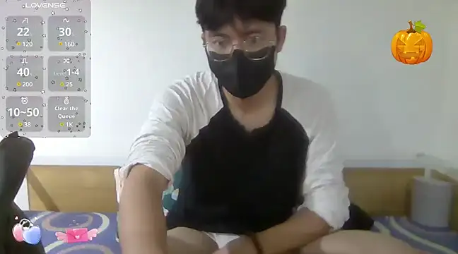 Gwencloudy online show from 03.17.25