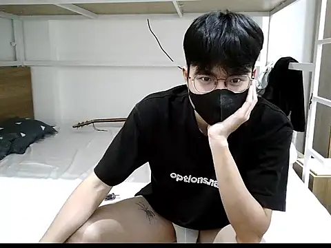 Gwencloudy online show from 10.29.25