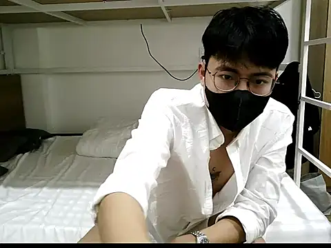 Gwencloudy online show from 12.22.25