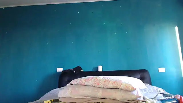 Karendolly  8 online show from 04.06.26