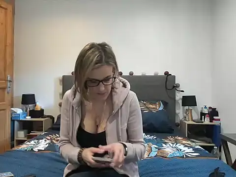 Madame Callie online show from 04.07.26