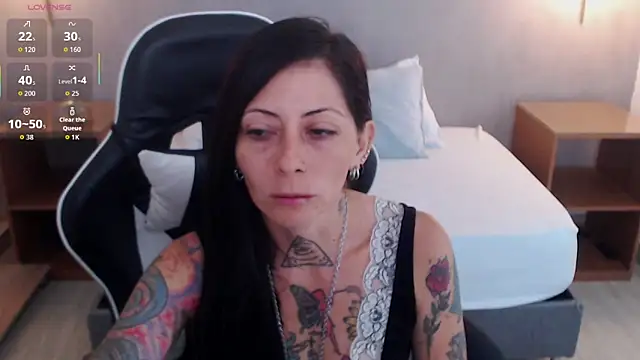 dark gotica online show from 12.22.25