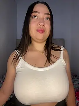 MissPerlaa online show from 12.28.24