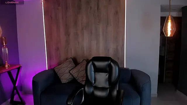 AlessiaCorleone  online show from 02.20.25