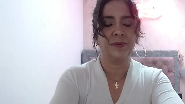 Snapshot of Victoria_meester chatting on 06.17.26 Victoria meester online show from 06.17.26