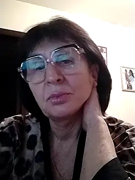 Snapshot of AlbinaXPretty chatting on 12.29.24 AlbinaXPretty online show from 12.29.24