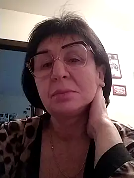 Snapshot of AlbinaXPretty chatting on 02.08.25 AlbinaXPretty online show from 02.08.25