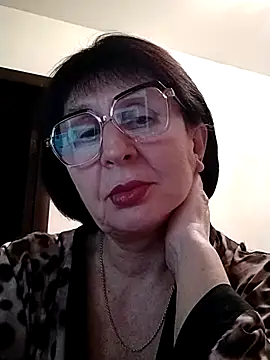 Snapshot of AlbinaXPretty chatting on 02.16.25 AlbinaXPretty online show from 02.16.25