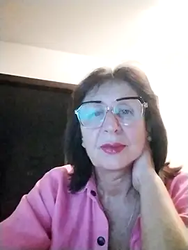 Snapshot of AlbinaXPretty chatting on 09.22.25 AlbinaXPretty online show from 09.22.25