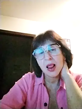 Snapshot of AlbinaXPretty chatting on 10.16.25 AlbinaXPretty online show from 10.16.25