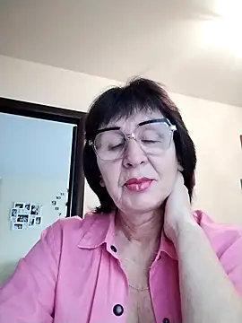 AlbinaXPretty online show from 12.19.25