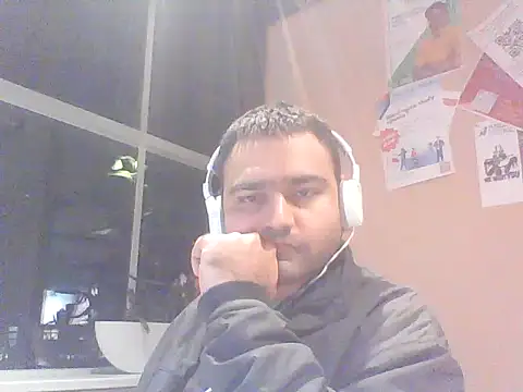 Snapshot of JohnBond009 chatting on 01.31.25 JohnBond009 online show from 01.31.25