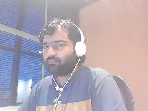 Snapshot of JohnBond009 chatting on 09.08.25 JohnBond009 online show from 09.08.25