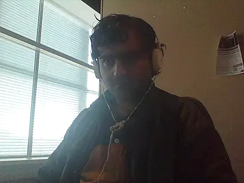 Snapshot of JohnBond009 chatting on 10.01.25 JohnBond009 online show from 10.01.25