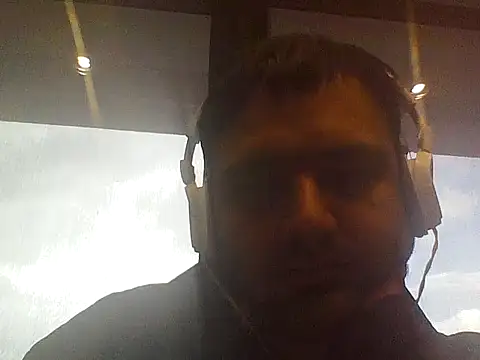 Snapshot of JohnBond009 chatting on 03.26.26 JohnBond009 online show from 03.26.26