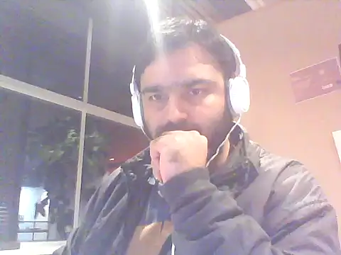 Snapshot of JohnBond009 chatting on 04.15.26 JohnBond009 online show from 04.15.26