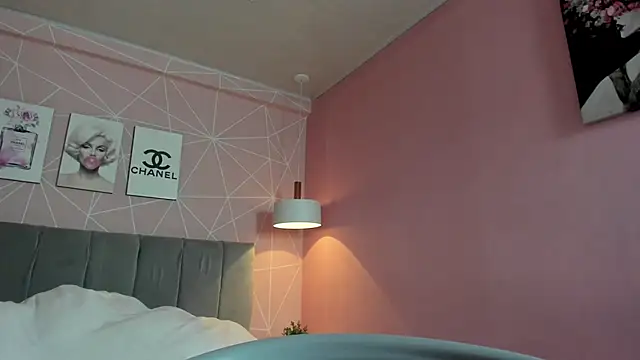 Snapshot of dolly_zoe chatting on 01.29.25 dolly zoe online show from 01.29.25