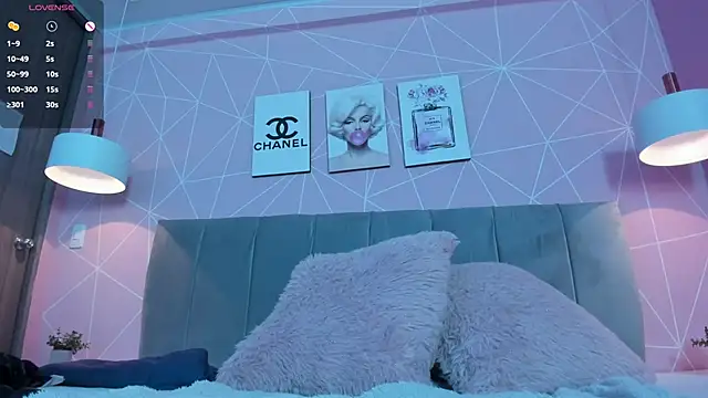 Snapshot of dolly_zoe chatting on 02.22.25 dolly zoe online show from 02.22.25