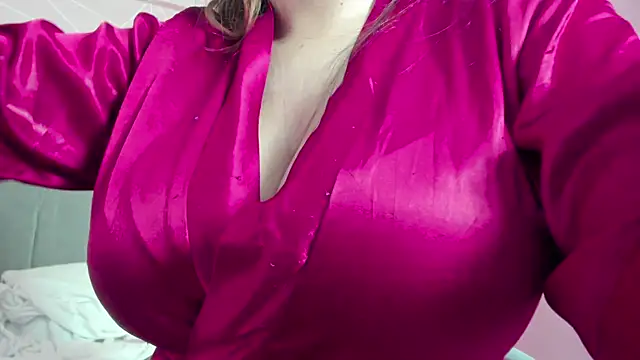 Snapshot of dolly_zoe chatting on 03.17.25 dolly zoe online show from 03.17.25