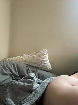 Snapshot of xocrybaby chatting on 02.23.25 xocrybaby online show from 02.23.25