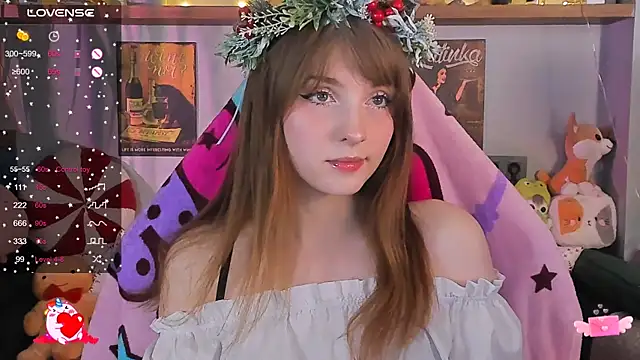 Snapshot of AliceLanley chatting on 12.20.24 AliceLanley online show from 12.20.24