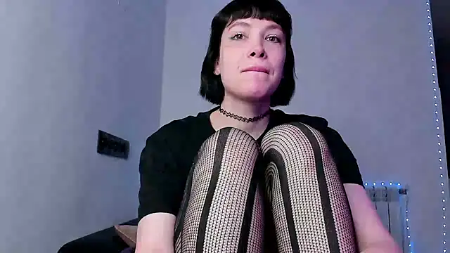 Snapshot of dollmore chatting on 01.26.25 dollmore online show from 01.26.25