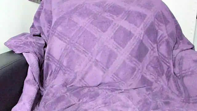 Snapshot of dollmore chatting on 02.08.25 dollmore online show from 02.08.25