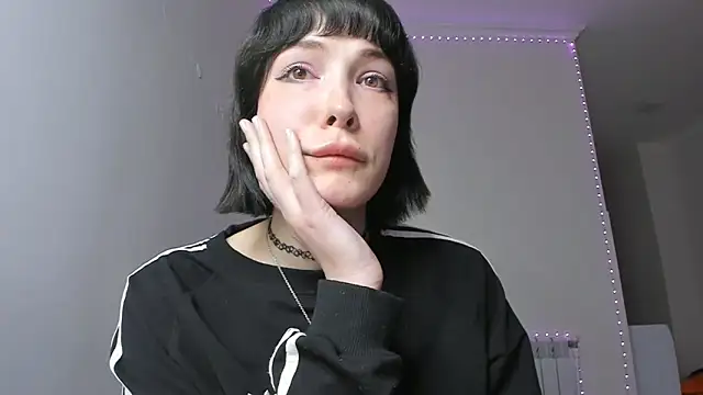 Snapshot of dollmore chatting on 03.07.25 dollmore online show from 03.07.25