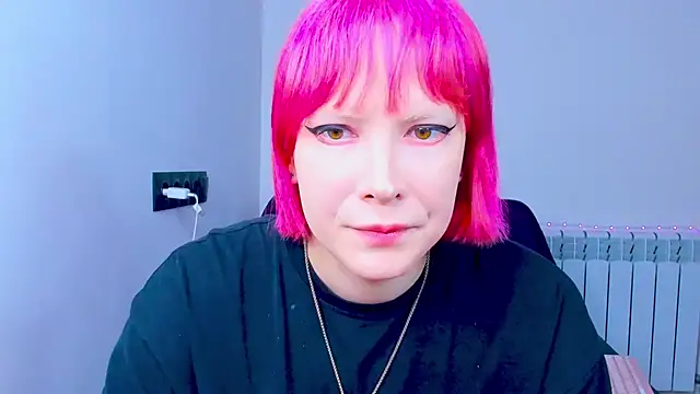 Snapshot of dollmore chatting on 10.07.25 dollmore online show from 10.07.25