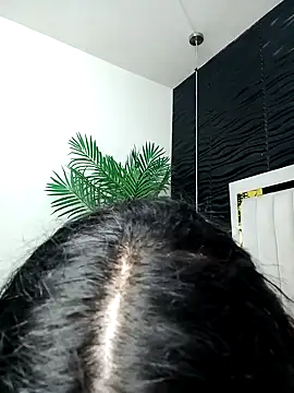 lucia vonne  online show from 02.08.25