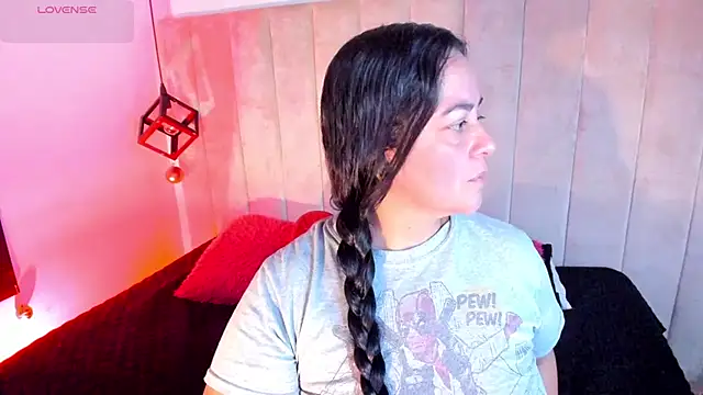 lucia vonne  online show from 12.17.25