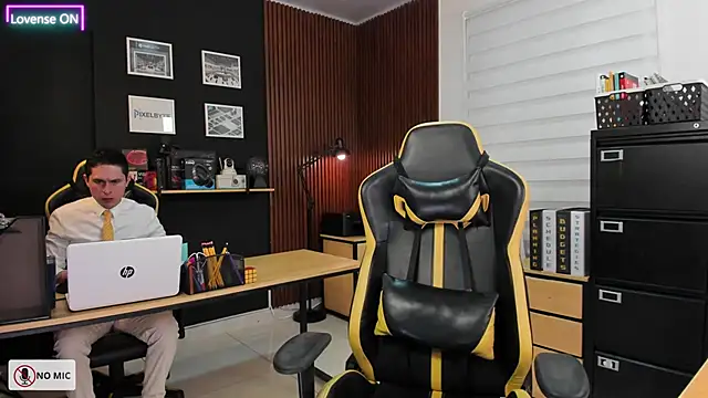 Office Naughty Girl online show from 03.14.25