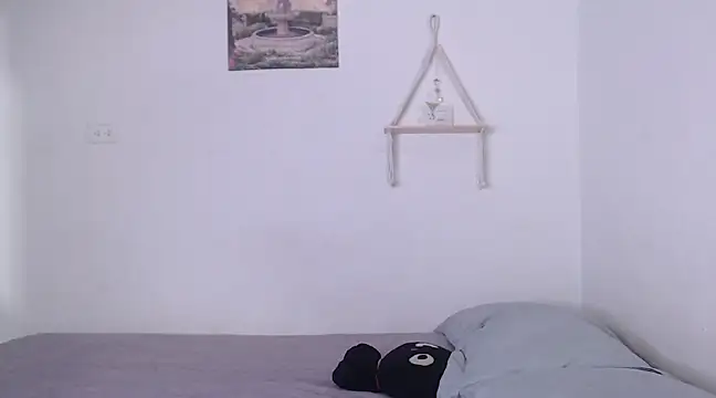 yungelitamor  online show from 02.06.25