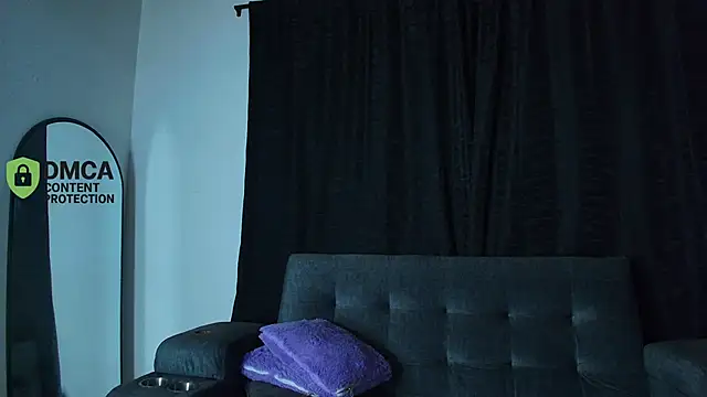 yungelitamor  online show from 03.19.26