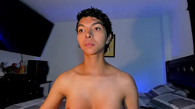 xhenisa  online show from 12.15.24