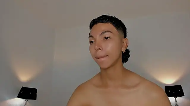 xhenisa  online show from 01.11.26