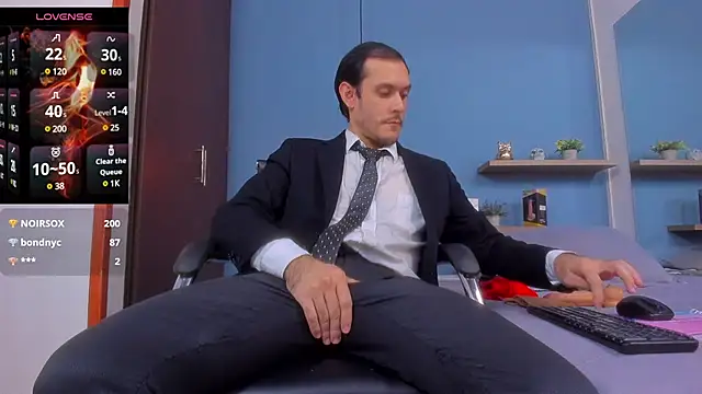 Snapshot of jeanpiere_ chatting on 12.08.24 jeanpiere online show from 12.08.24