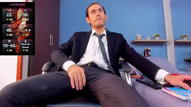 Snapshot of jeanpiere_ chatting on 12.08.24 jeanpiere online show from 12.08.24